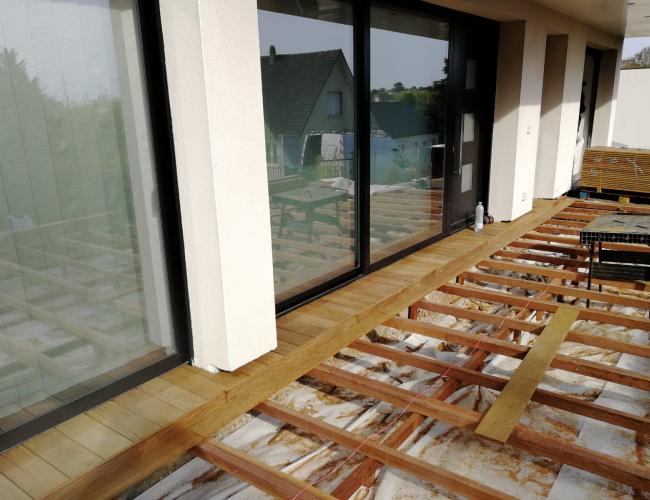 Création de terrasse en bois exotique à Reims 51100 ( 51 secteur Marne ).